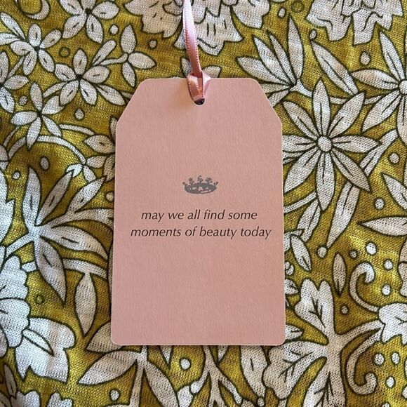 NEW Rachel Ashwell Floral Top - Picture 7 of 7